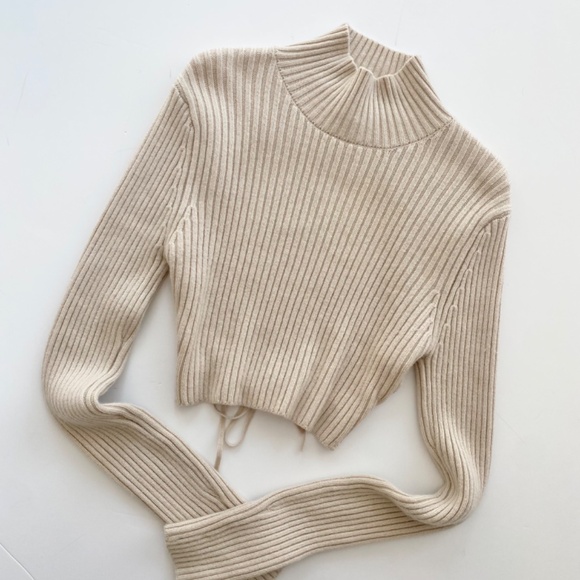 Guizio wool blend open back top - Picture 7 of 7